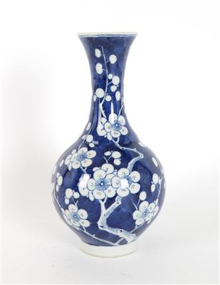 Blau-weiße Vase, - Antiquariato