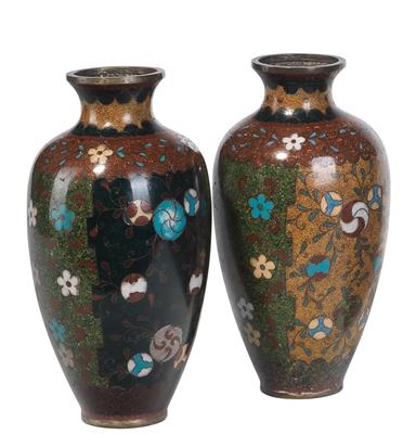 Paar Cloisonné Vasen, Japan, Meiji Periode (1868-1912) - Letní aukce Starožitnosti