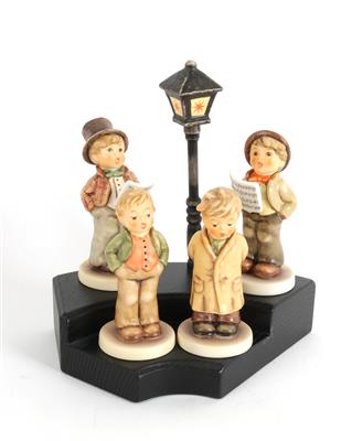 4 Hummelfiguren: "Erster Tenor", "Erster Bass", "Fescher Sänger", "In den höchsten Tönen", - Summer auction Antiques