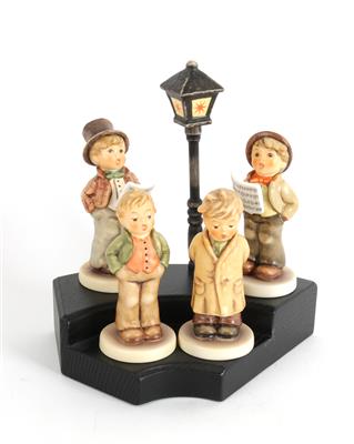 4 Hummelfiguren: "Erster Tenor", "Erster Bass", "Fescher Sänger", "In den höchsten Tönen", - Asta estiva Antiquariato