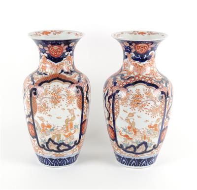 Paar Imari Vasen, - Summer auction Antiques