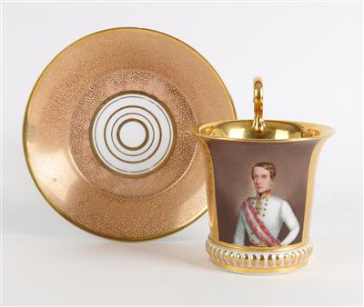 Tasse mit dem Porträt Kaiser Franz Josef I. im 19 Lebensjahr, und Untertasse, - Sommerauktion Antiquitäten