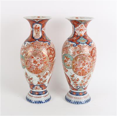 Paar Imari Vasen, - Summer auction Antiques