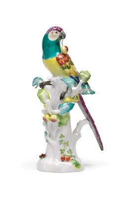 Papagei sitzt im Kirschenbaum und hält Kirsche im Schnabel, - Letní aukce Starožitnosti