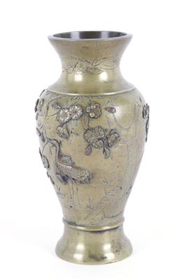 Vase, - Asiatische und Islamische Kunst