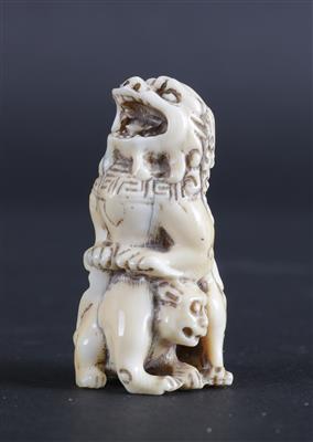 Netsuke eines shishi und eines Affen, Japan, 19. Jh. - Antiques