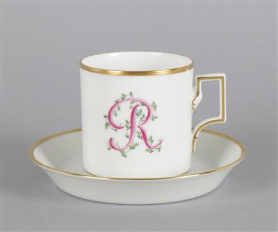 Monogramm R Tasse mit Untertasse, - Antiquariato