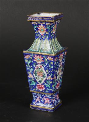Email-Vase, - Asiatische und islamische Kunst
