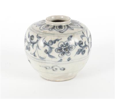 Kleine blau-weiße Vase, - Asiatische und islamische Kunst