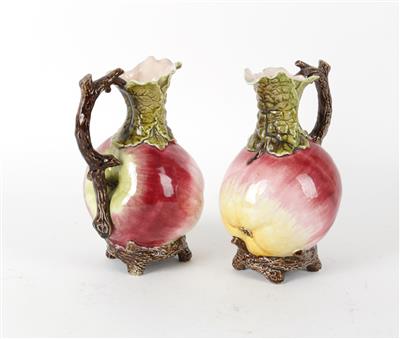 Paar Krüge in Form von Äpfeln mit Asthenkeln, - Starožitnosti