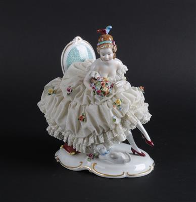 Sitzende Dame mit Blumenstrauß und Kätzchen, - Antiques