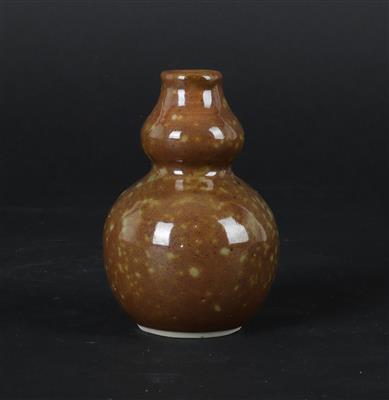 Kleine Vase in Form einer Kalebasse, - Antiquariato