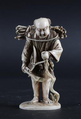 Netsuke eines Mannes mit Holzbündel, Stock und Hut, Japan, Meiji Zeit - Antiquitäten