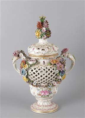 Potpourri Deckelvase mit Henkeln, - Antiquariato