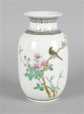 Famille rose Vase, - Antiquariato