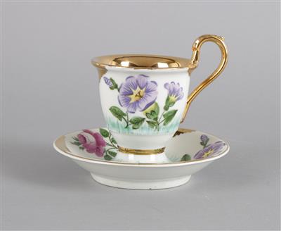 Blumentasse mit Untertasse, - Antiquariato