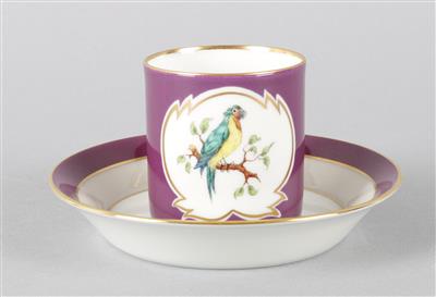 Papagei-Tasse mit Untertasse, - Antiques