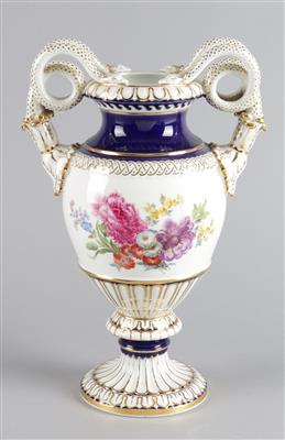 Vase mit doppelten Schlangenhenkeln, - Antiques