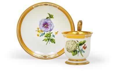 Blumentasse mit Blumen Untertasse, - Antiquariato