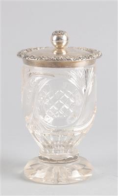 Biedermeier Sockelglas mit Silberdeckel, - Argenti