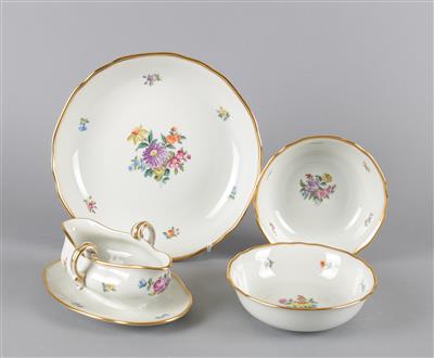 3 runde Schüsseln, 1 Sauciere, - Antiquariato