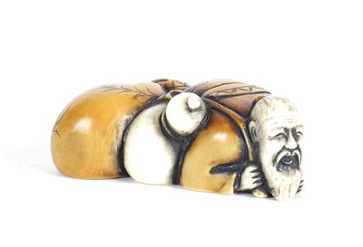 Netsuke eines liegenden Mannes - Antiquariato