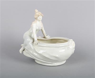 Jugendstil-Schale mit sitzender Frau, - Antiques