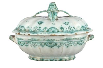 Ovale Deckelterrine, Holitsch um 1755/70 - Antiques