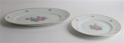 1 ovale, 1 runde Platte, - Summer auction Antiques