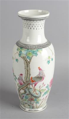 Famille rose Vase, - Antiquitäten