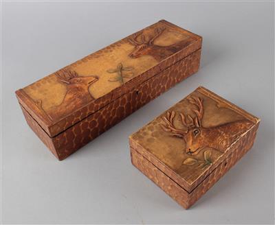 Zwei Holz Schatullen mit Reh und Hirsch, - Antiquariato