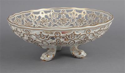 Meissen Korbschale auf drei Delfinfüßen, - Antiquariato