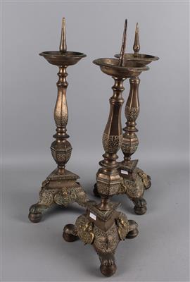 Drei Bronzeleuchter, - Antiquitäten