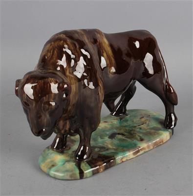 Bison, - Glass, porcelain and ceramics