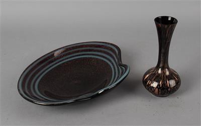 Schale und Vase, - Glass, porcelain and ceramics