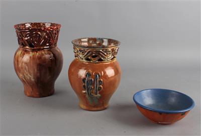 2 Vasen, 1 kleine Schale, - Antiquariato