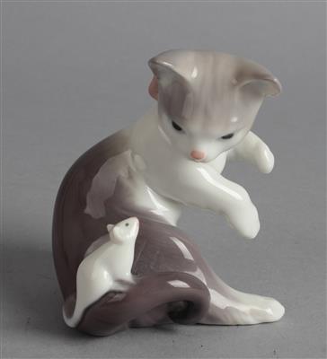 Sitzende Katze mit Maus, - Antiquariato