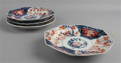 4 verschiedene Imari Teller, - Antiquariato