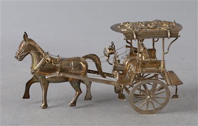 Silberne Kutsche mit Pferd, - Antiquariato