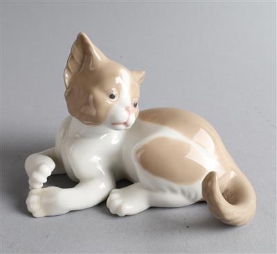 Liegende Katze, - Antiques