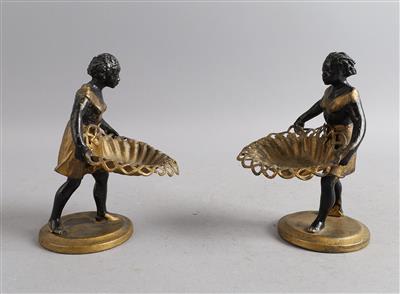 Zwei Korbträgerinnen, - Antiquitäten