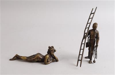 Zwei Wiener Bronzen - liegende Dame und Rauchfangkehrer, - Antiquitäten