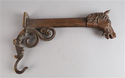 Großer Wandhaken mit Pferdekopf, - Antiquariato