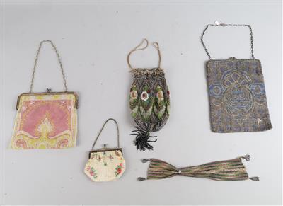 Zwei Perltaschen mit Bügel, Beutel, Geldkatze und Börse, - Antiquitäten