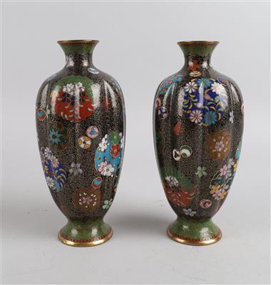Paar Cloisonné Vasen, - Antiquitäten