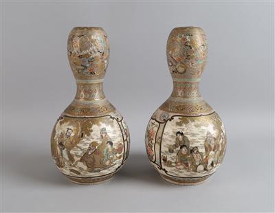 Paar Satsuma Vasen in Kalebassenform, - Works of Art