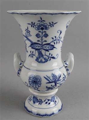 Zwiebelmuster-Vase mit 2 Henkeln, Meißen, - Antiquitäten