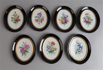 7 Porzellan-Bilder mit verschiedenen bunt gemalten Blumenbuketts, Augarten, - Antiquitäten