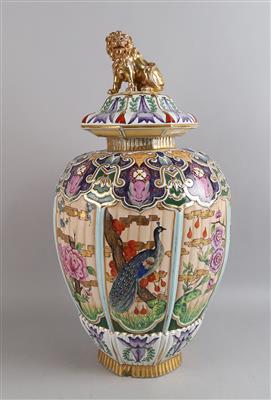 Vase mit Deckel im asiatischen Stil - Antiquitäten