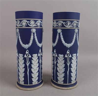 Paar zylindrische Vasen, Wedgwood, um 1900/20, - Antiquitäten